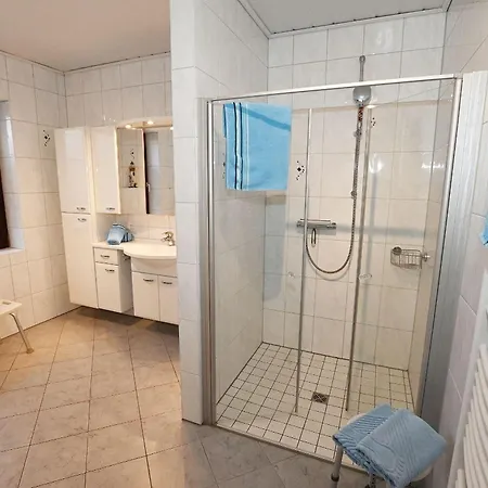 Haus Lily Nr.02 Bis Zu 6 Personen Davon Max. 2 Busum