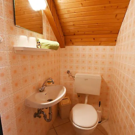 Haus Lily Nr.02 Bis Zu 6 Personen Davon Max. 2 Apartment Busum