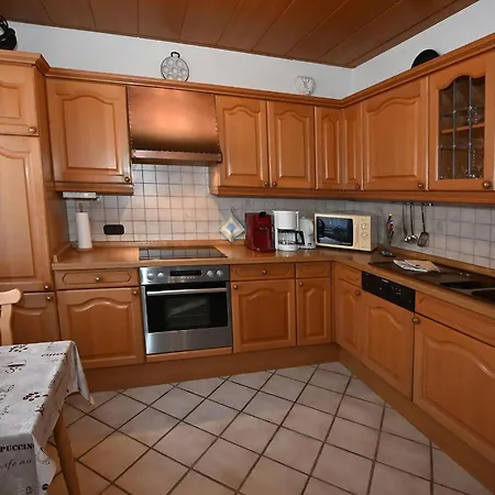 Haus Lily Nr.02 Bis Zu 6 Personen Davon Max. 2 Busum
