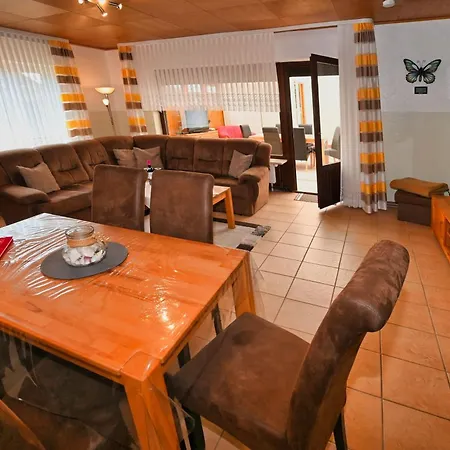 Haus Lily Nr.02 Bis Zu 6 Personen Davon Max. 2 Busum